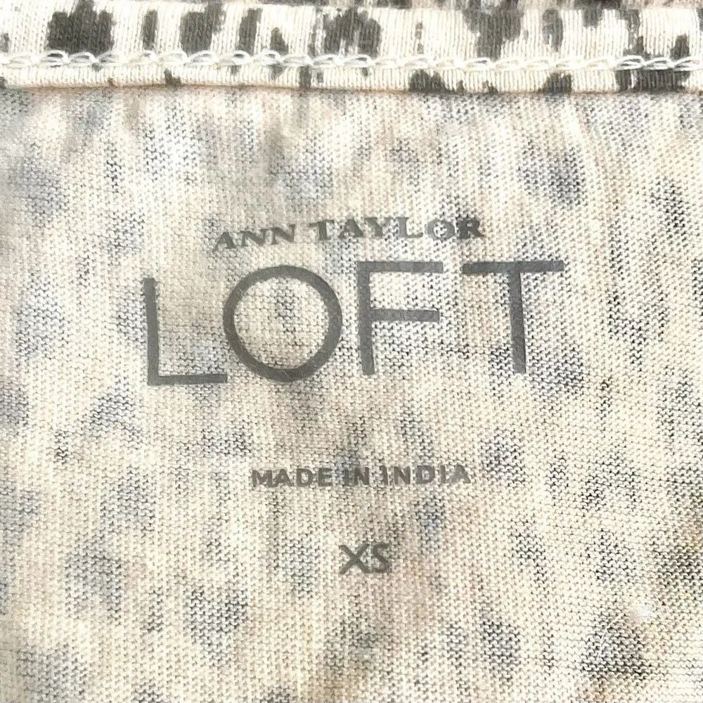 🍍3/$15🍍 Loft Micro Leopard Print Sequin Top - Picture 7 of 8